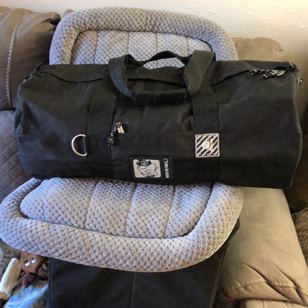 CompactTeam WatchTheFrog Heavy Duty lined canvas duffel bag. Excellent condition